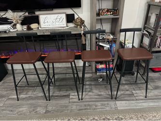 New bar stools set of 4 (26 in)