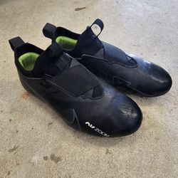 soccer cleats laceless youth size 4.5