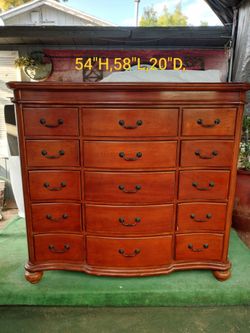 Dresser