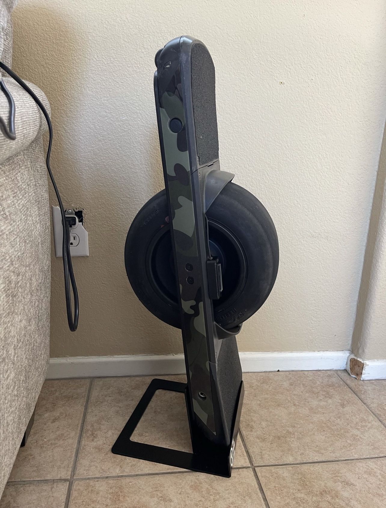 Onewheel “Quart” - OE Pint with 12-15mi extended range battery + many upgrades
