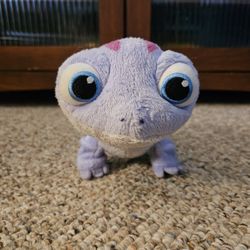 Disney Frozen 2 Light-Up Walk & Glow Fire Spirit Salamander
