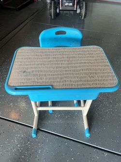 Kids desk