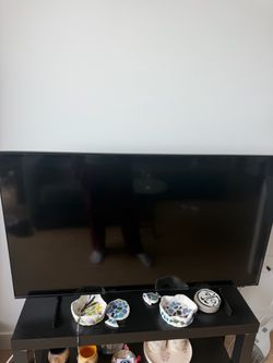 Samsung Flat Screen Smart Led TV 43”