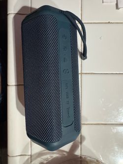 Portable Bluetooth Speaker w/ RGB Lights – Loud Bass – Great Condition