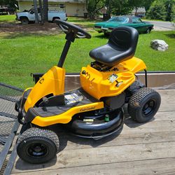 BRAND NEW CUB CADET CC30 RIDING LAWNMOWER