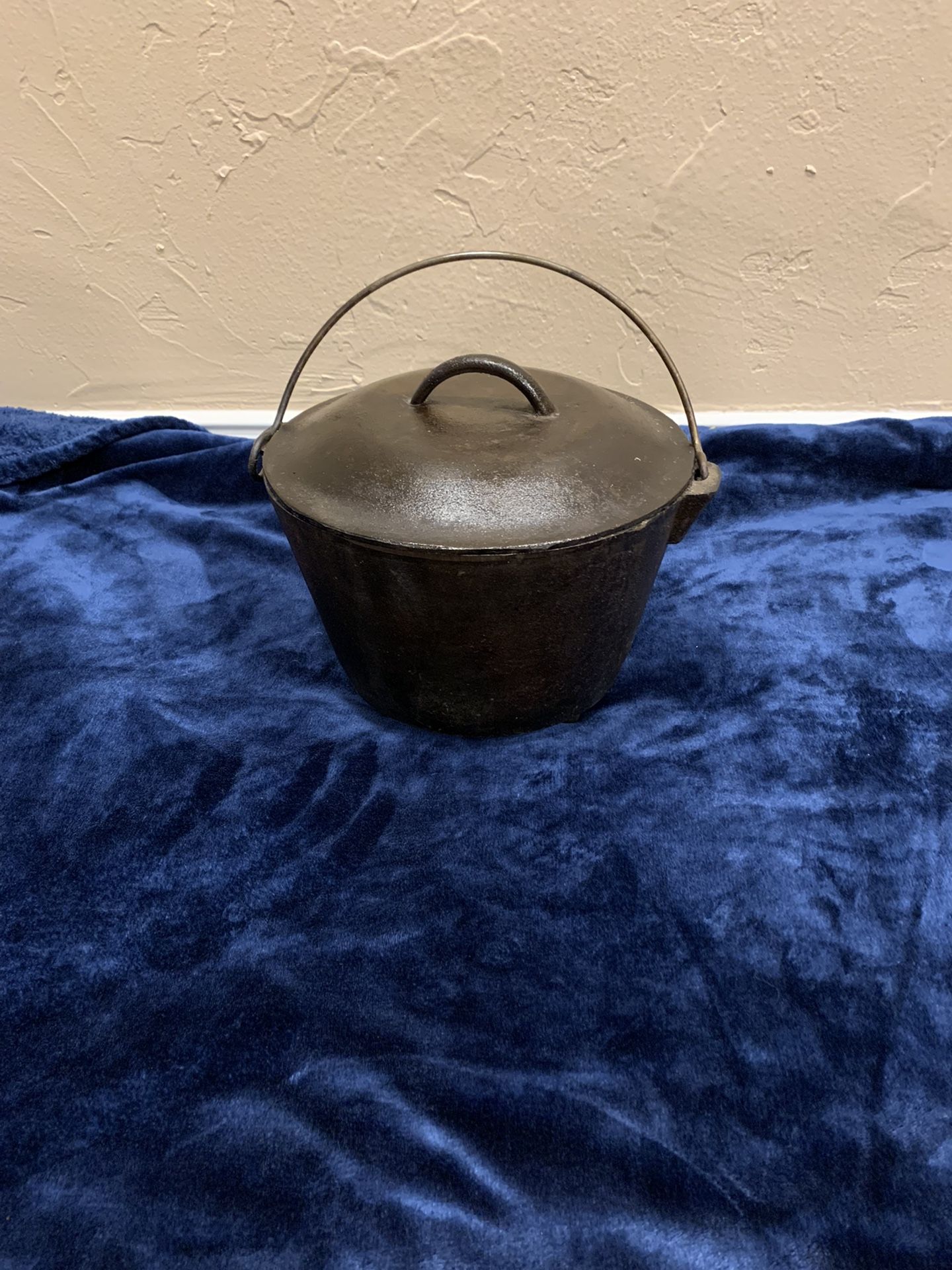 Antique Cast Iron  No.7 4QT Bean Pot Cowboy Kettle Cauldron 3 Legs