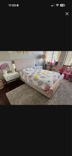 Pink Queen Bed Fram
