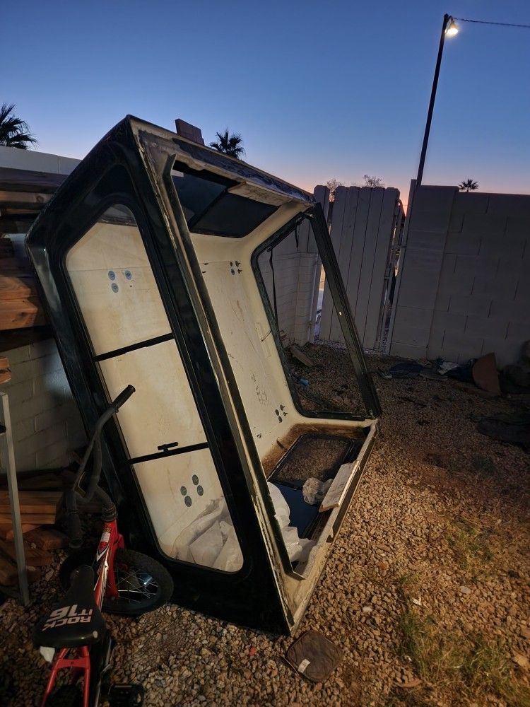 Are Truck Shell ( Broken Back Glass But Have Keys For It )