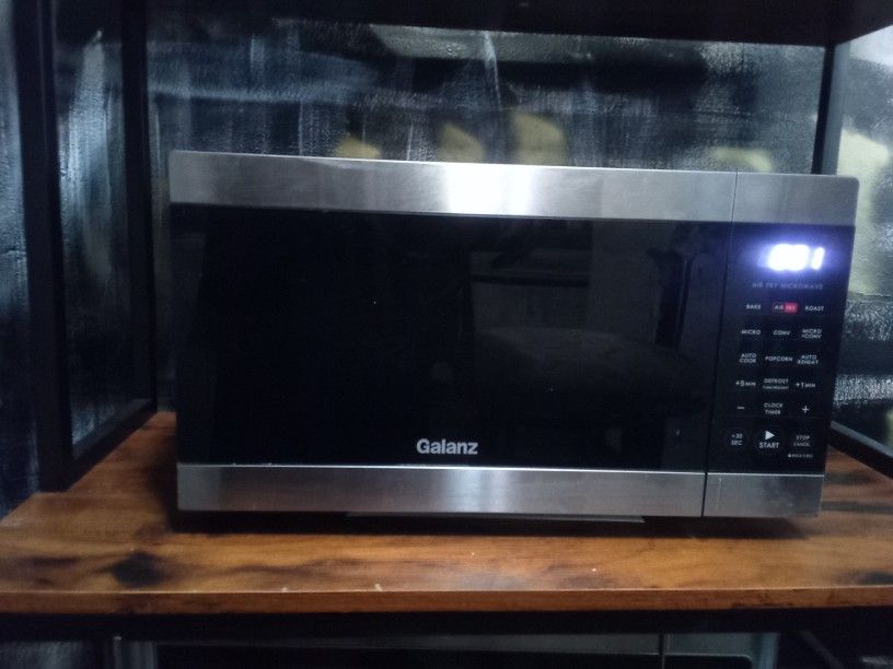 microwave / air fryer