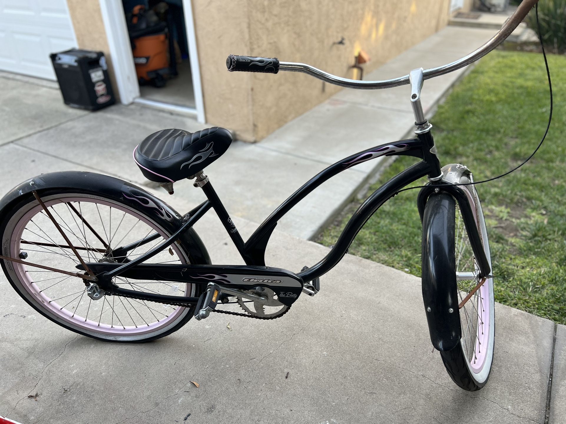 black betty electra bicycle Electra 26” The Betty Beach Cruiser 3 Speed