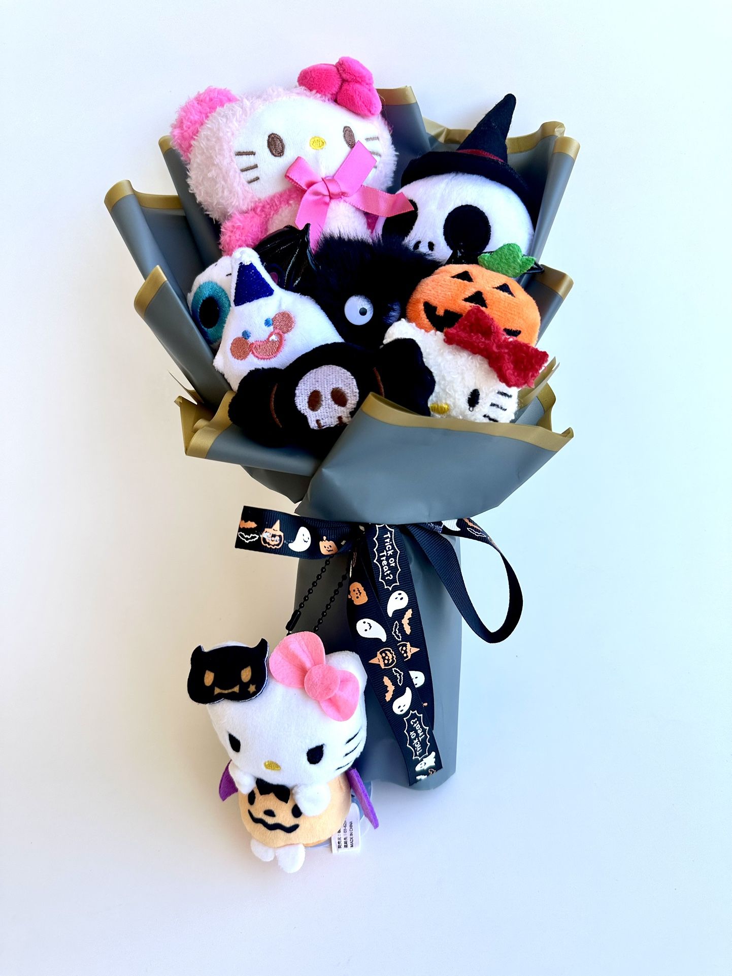 Sanrio Hello Kitty Spooky Halloween Theme Plush Bouquet