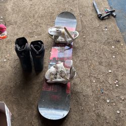 Snowboard + 8.5 Boots