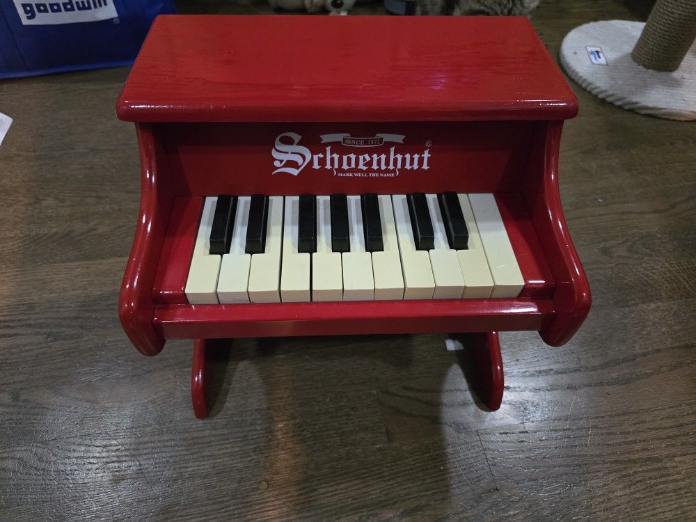 Schoenhut Kids 18 Key Piano