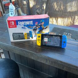 Nintendo Switch Fortnite Edition 