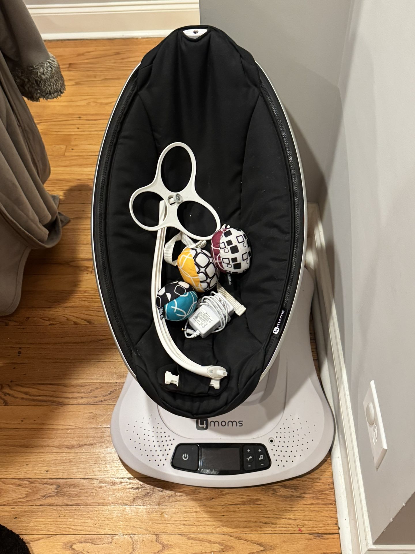 4moms Mamaroo 4 OBO Baby Bouncer swing