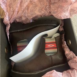 NEW Ariat Boots Size 6 