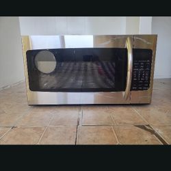 Microwave Works Great For Sale 150 