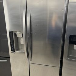 LG Side By Side In Stainless Steel With Food Showcase Used