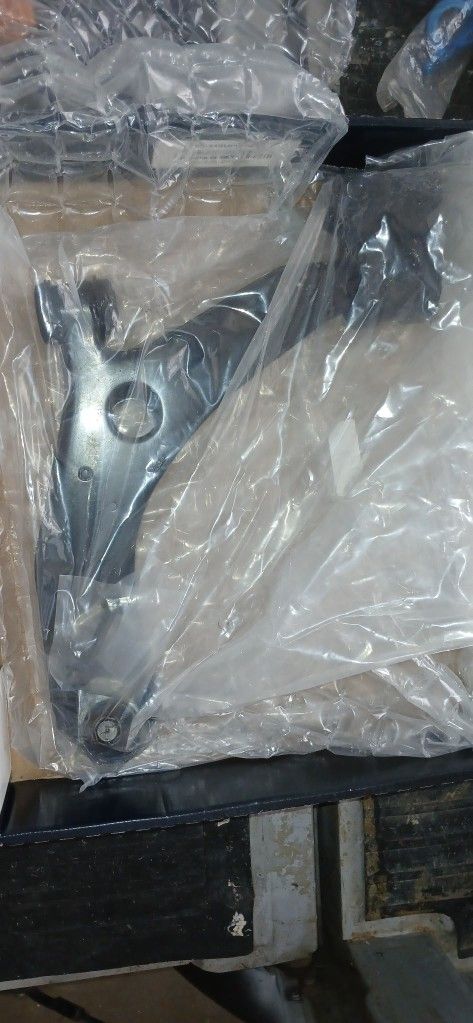 Mazda 3 Control Arm ×2