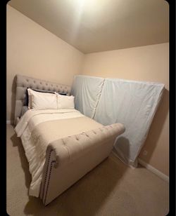 TWO Complete FULL Bed Sets (2 Mattresses, 2 Box Springs, 2 Frames, 2 Comforters)