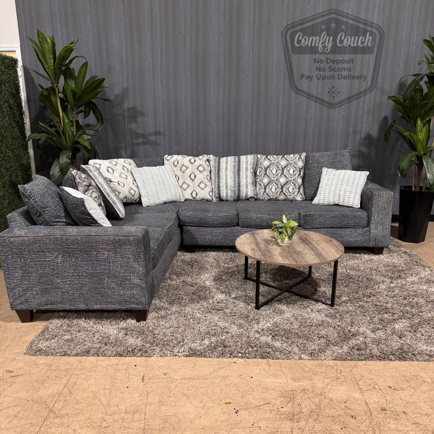 🛋️Comfy Gray Sectional Sofa w Throw Pillows (Delivery Available!! )