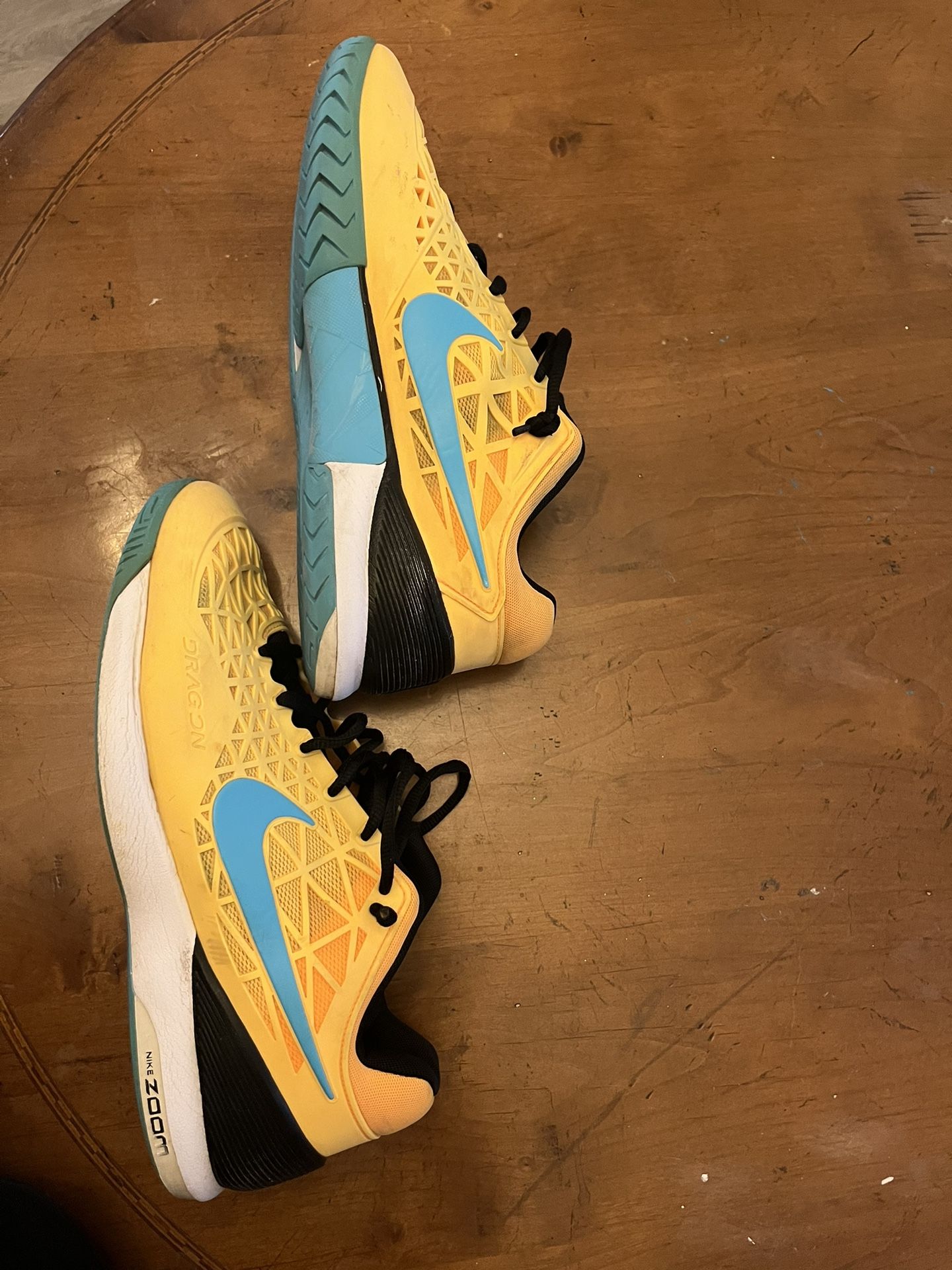 Nike Zoom Cage 2