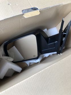 tundra mirrors (both drivers/passenger)