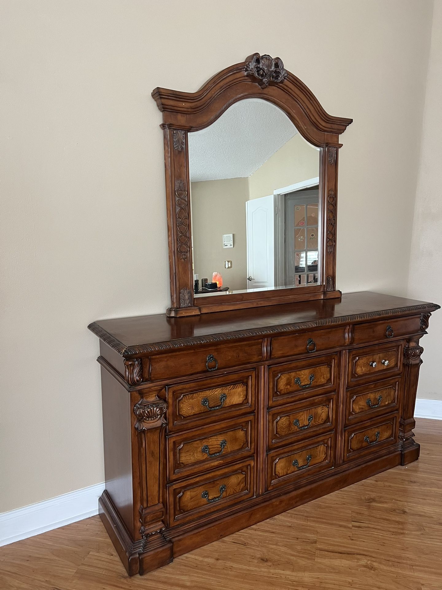 Solid Wood 7 Piece King Bedroom Set