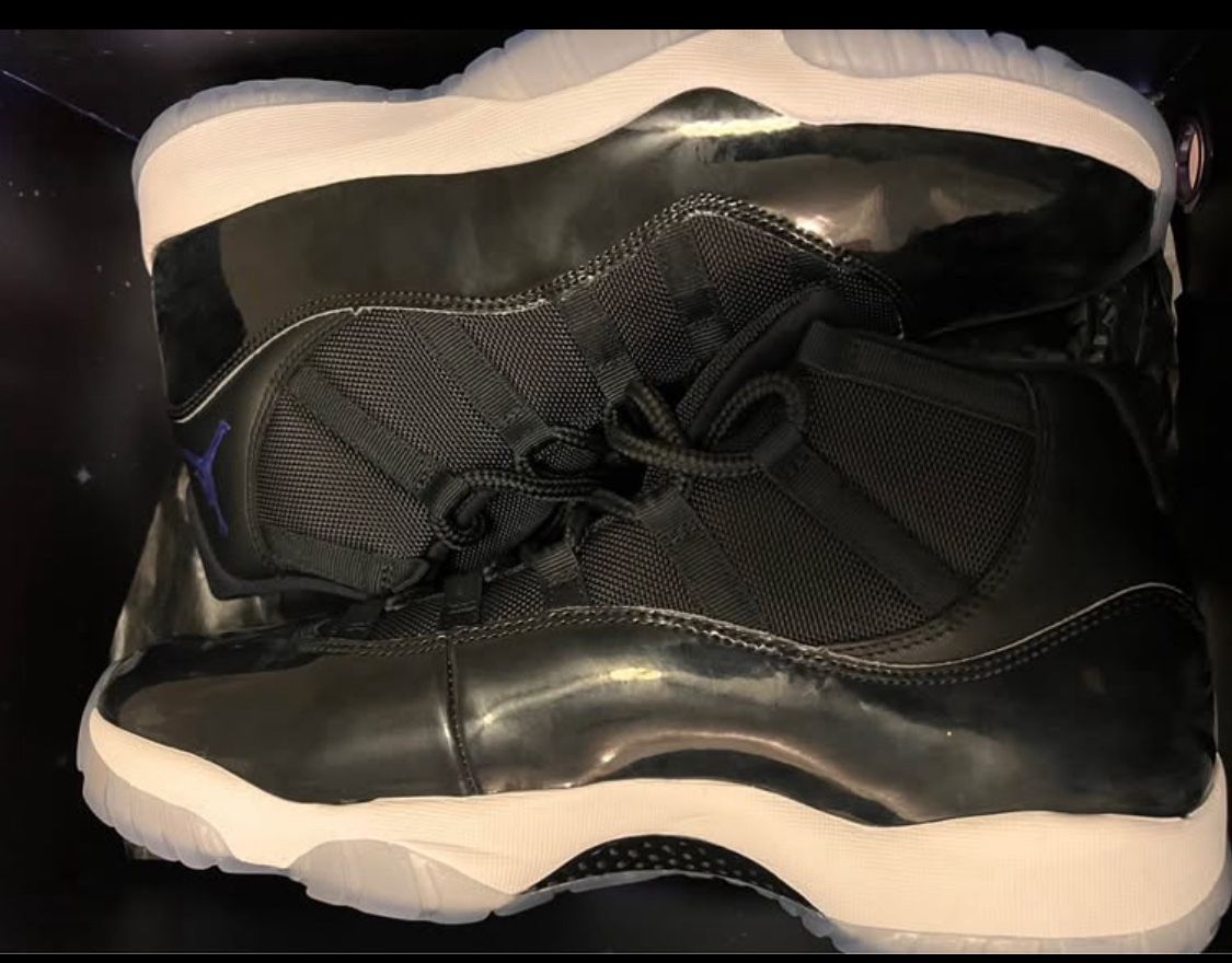 Jordan 11 Space Jam