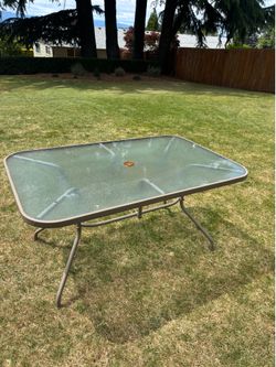 Picnic table