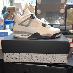 Jordan 4 White cement Size 10
