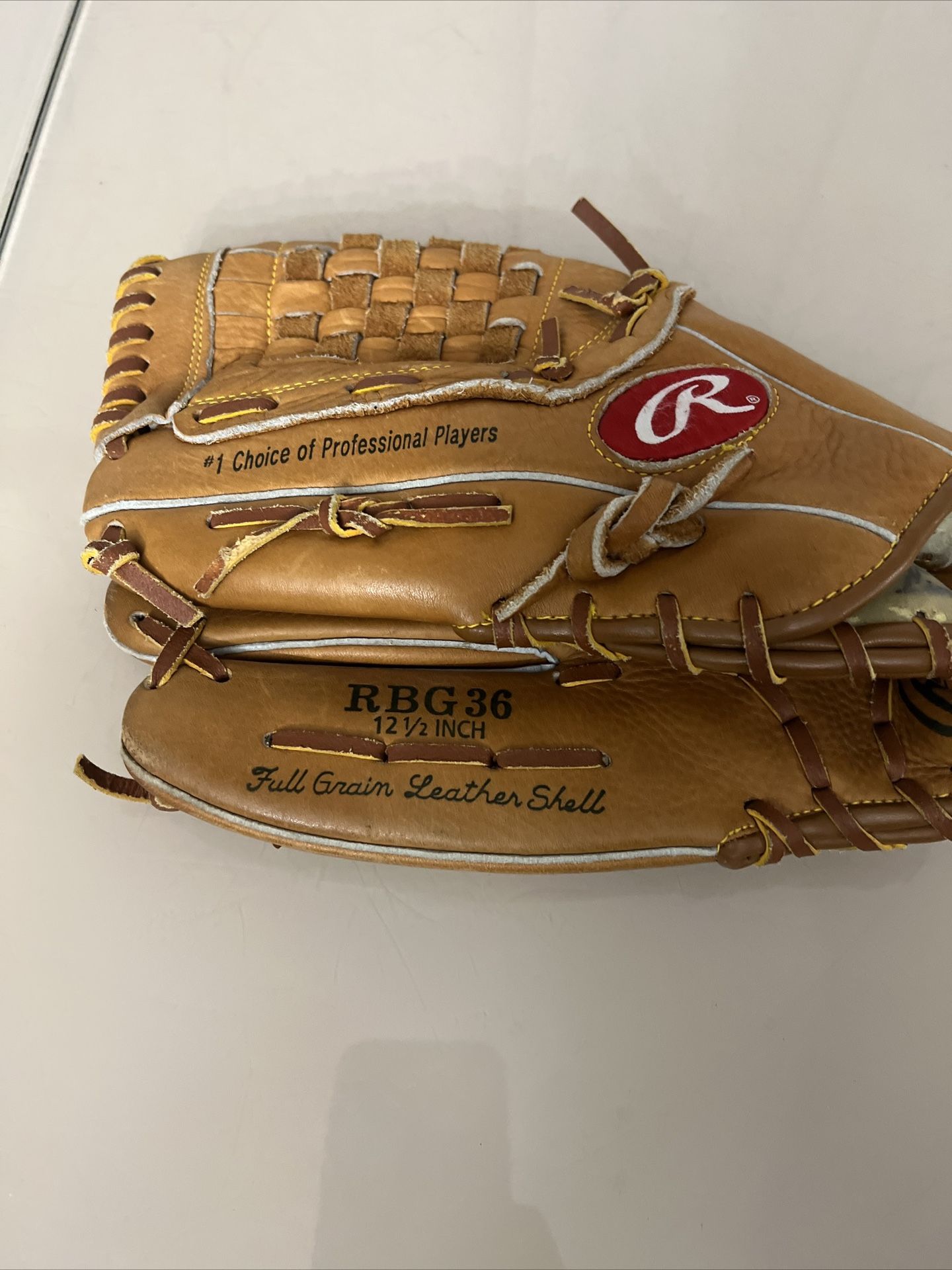 Rawlings RBG36 Ken Griffey Jr LHT Baseball Softball Glove 12.5” Autograph Model . Pre owned in good condition. 