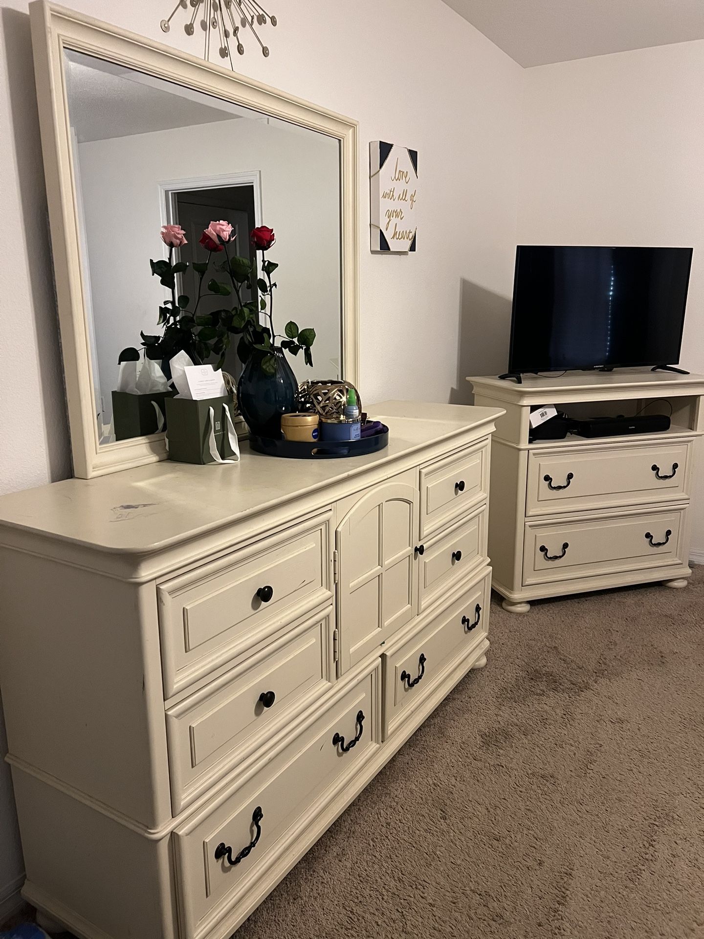 Dressers W/ Mirror 