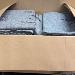 18 Moving Blankets