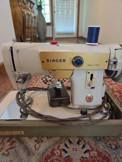 Classic Singer 223 Sewing Macine