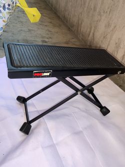 Guitar foot stand