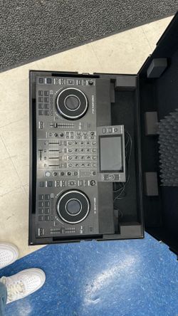 DJ CONTROLLER