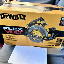 Flexvolt Circular Saw. Brand New.