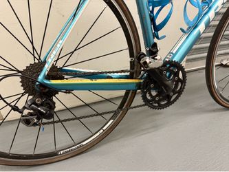 Trek Domane Road Bike – Shimano 105 – Carbon Fork – Excellent Endurance Bike – Ready to Ride