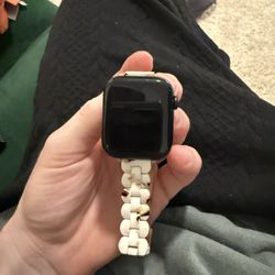 Apple Watch SE (Cellular, 44mm) – Excellent Condition – Unlocked – $170 