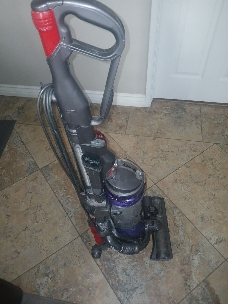 Dyson DC 25 Upright Vacuum Cleaner