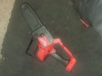 Milwaukee M18 FUEL Hatchet Pruning Saw