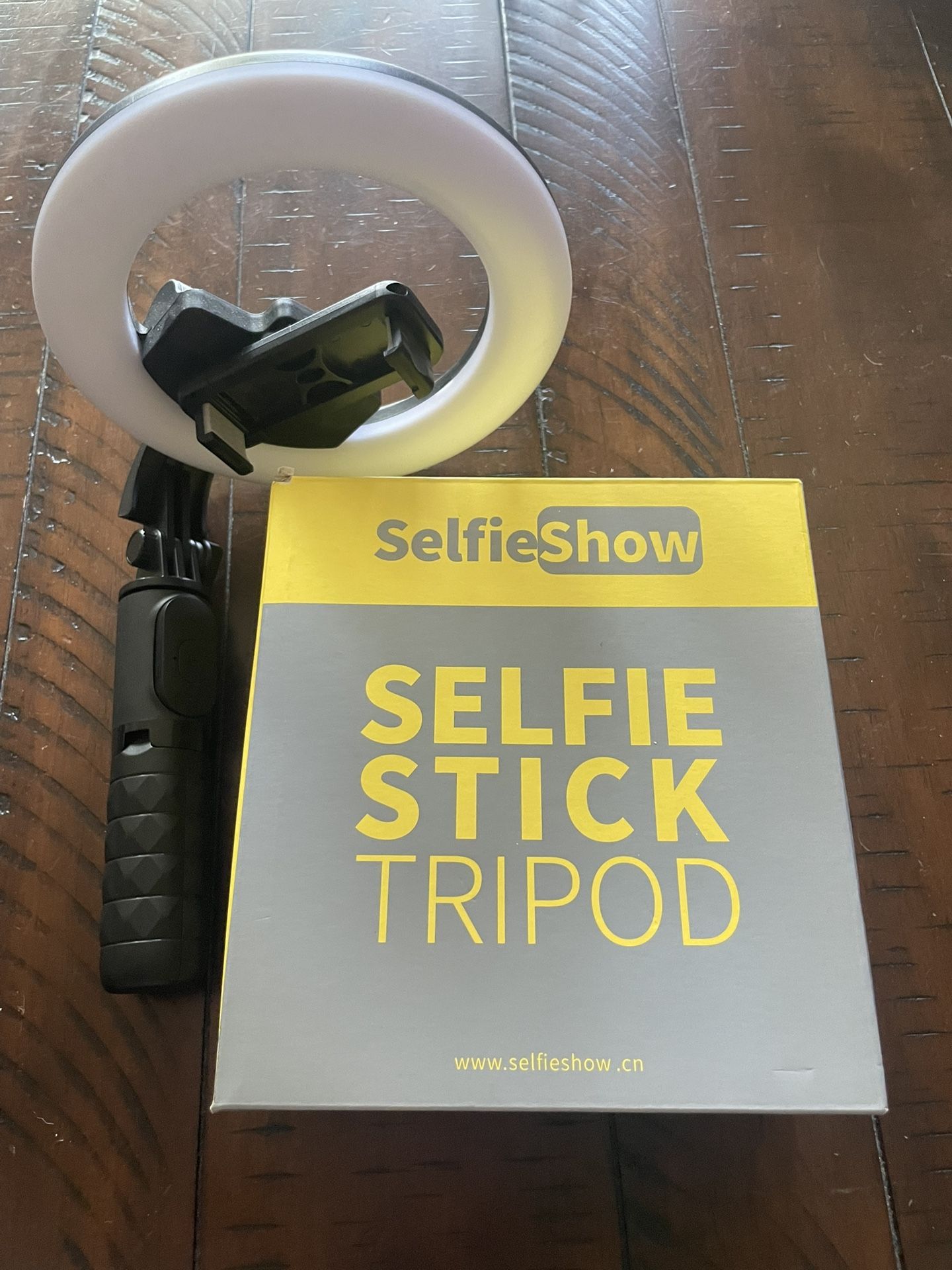 Selfie Stick Tripod With Halo Ring