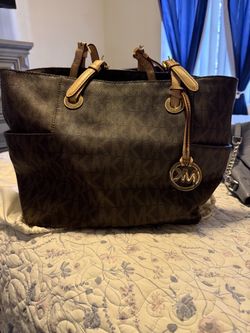 Michael kors handbags $25 each