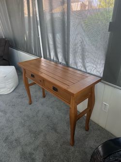 Accent table