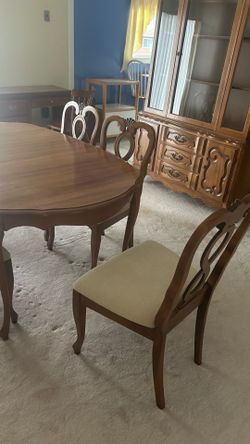 Dining table with 6 chairs
