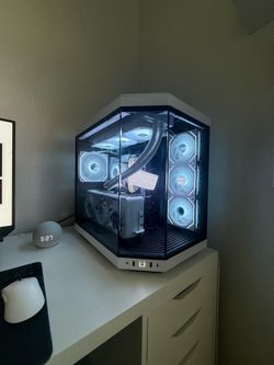 Professionally built custom Pc (5070 ti) (32 gig ddr5 5600mghz)