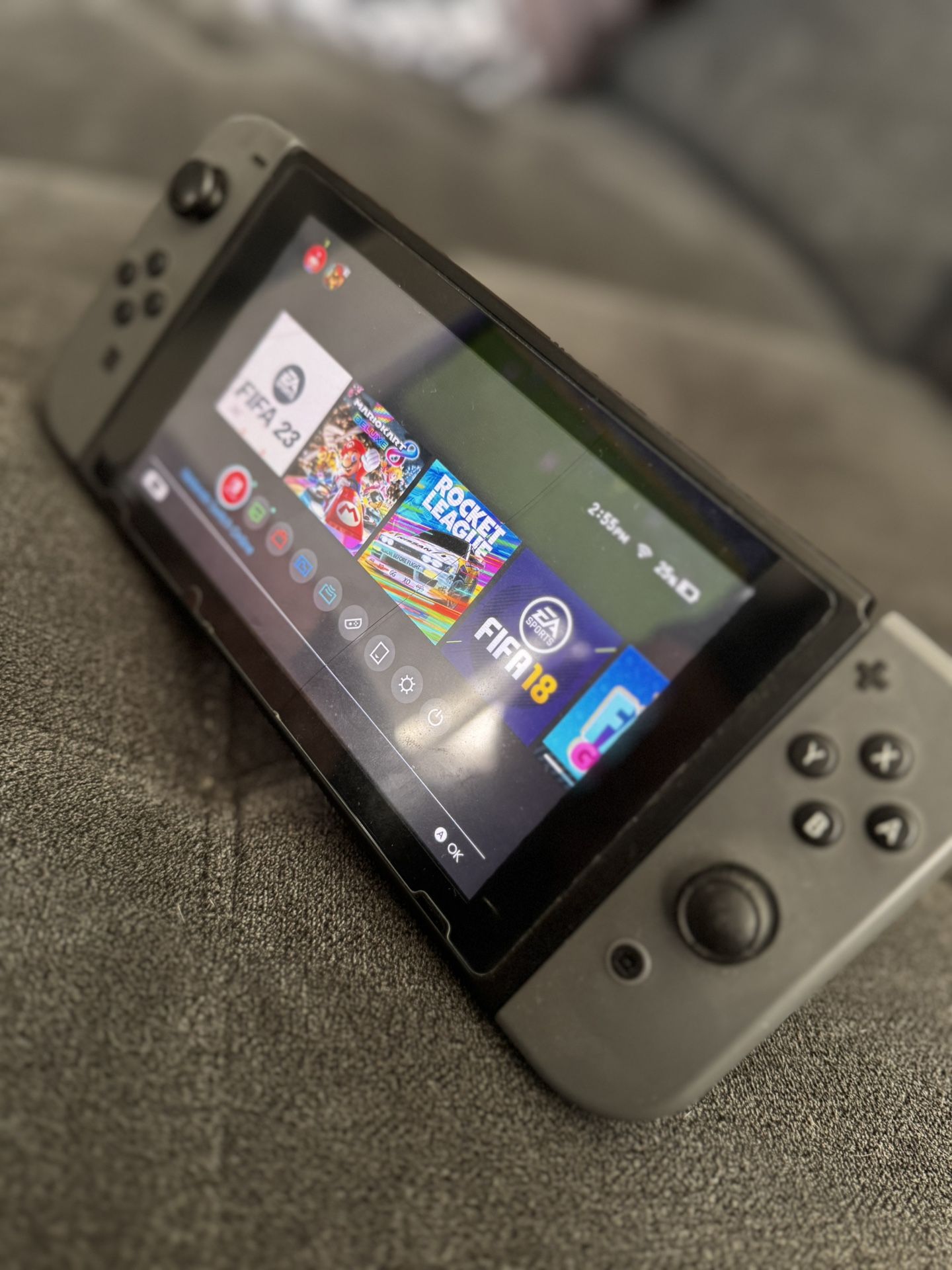 Nintendo Switch (Gen 1) + Extra Controller + Case