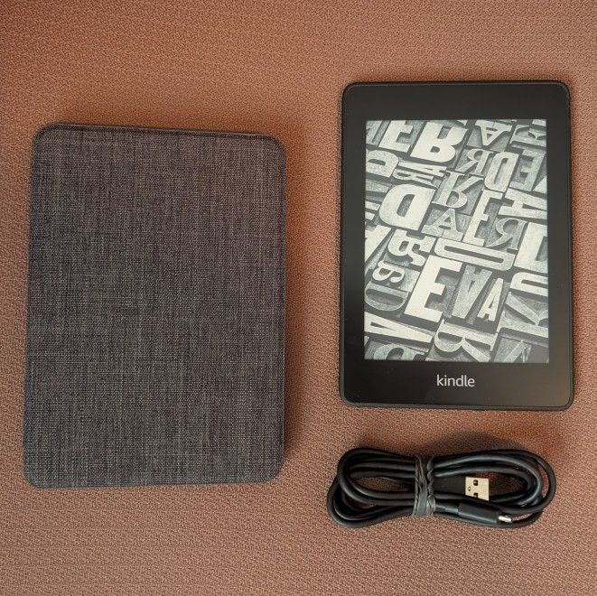 Amazon Kindle Paperwhite (10th gen, waterproof) with slim shell folding case