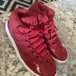 Jordan max aura GS Gym red Sice 4 Size US 9,5 